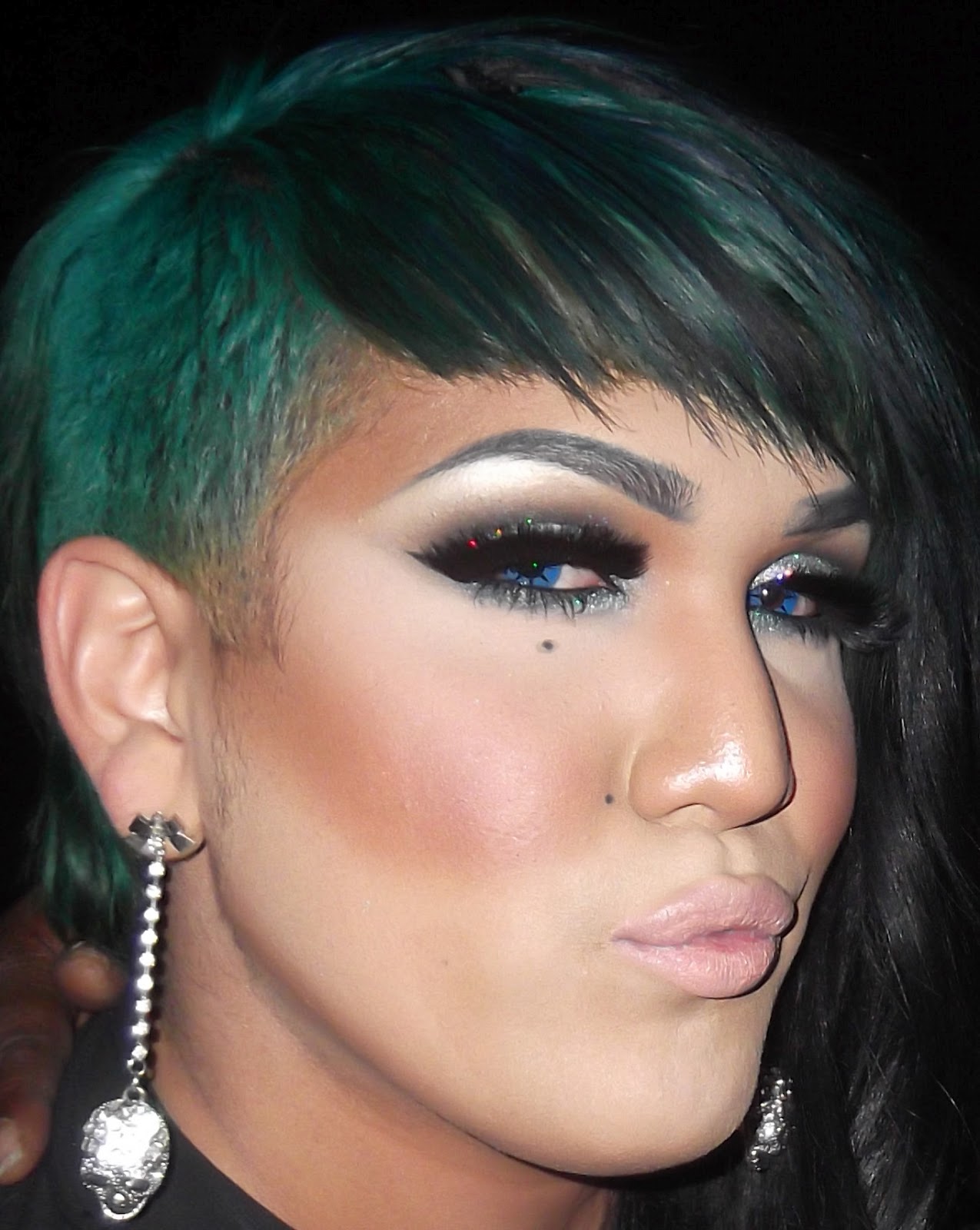 Bronze Goddess Beauty Make Up Tips from Drag Queens!