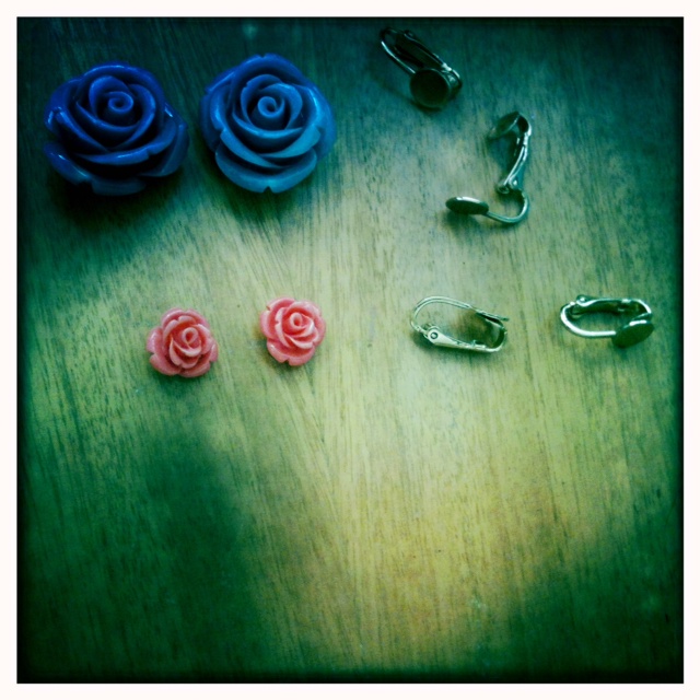 Crafty Christmas Club DIY clip on earrings