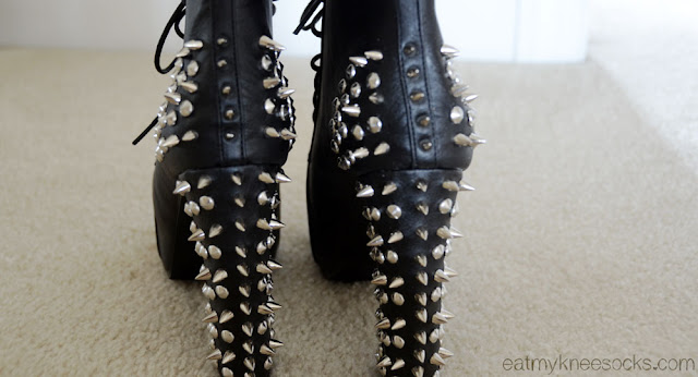 {Review} Milanoo - Jeffrey Campbell Lita Spike Dupes these spiked black high-heel platform booties from Milanoo are a dupe of the popular, edgy Jeffrey Campbell Lita Spike shoes.