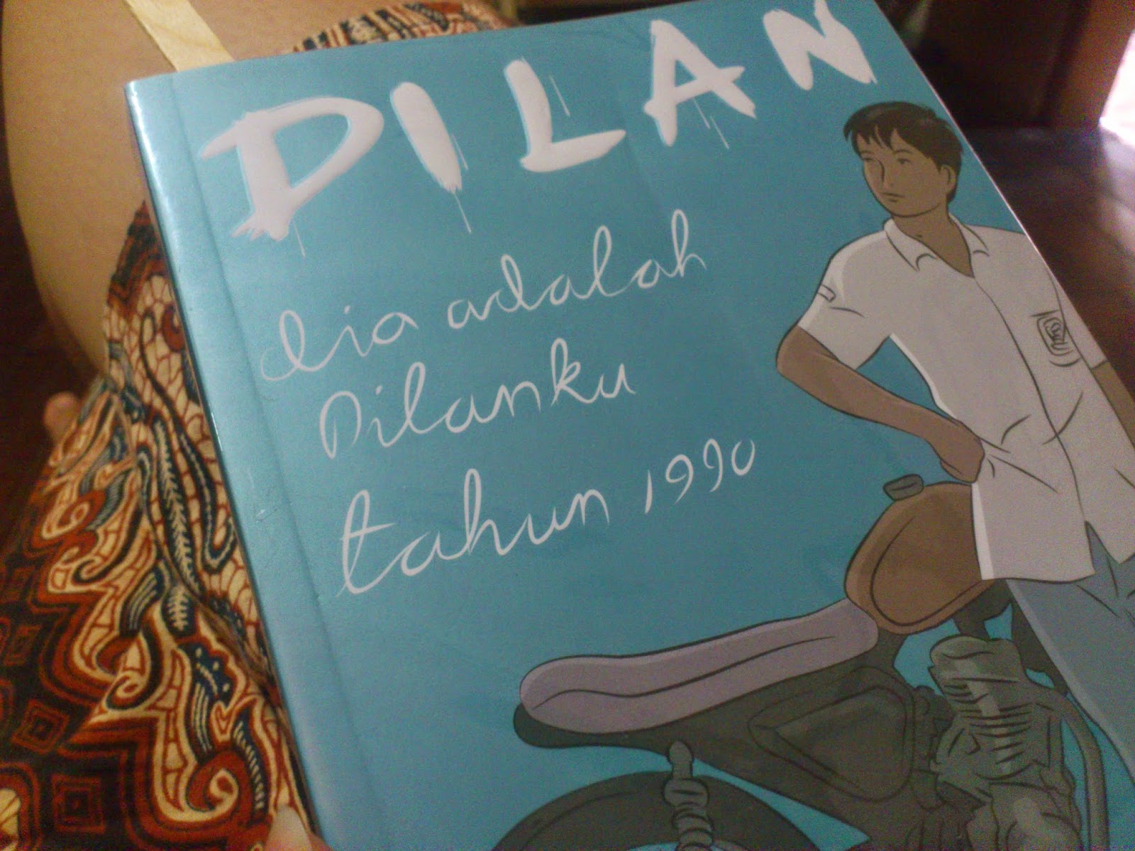 Sinopsis Buku Dilan 1990