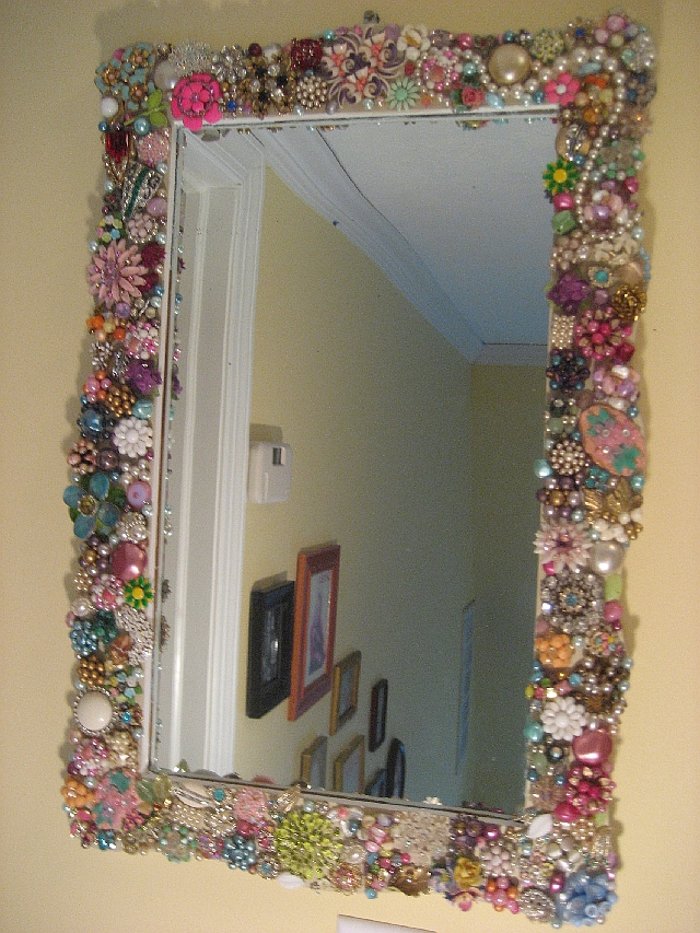 LaBelladiva Vintage Jewelry Mirror