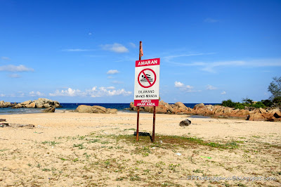 Pantai Kijal Papan amaran