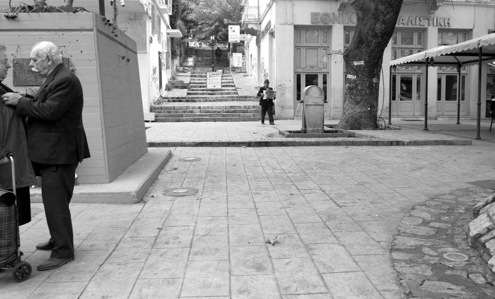 http://4.bp.blogspot.com/-H1JJeMkjrpE/T78_yGSB87I/AAAAAAAAAJQ/xKtmpHv84qY/s1600/Untitled-Grayscale-01sadfsa.jpg