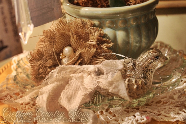 Creative Country Mom: A Very Vintage Christmas - Decorating for the Holidays with Antiques