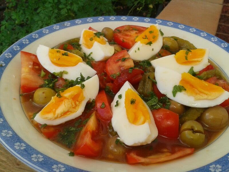 Ensaladilla De Pimientos Rojos Y Verdes Con Hierbabuena
