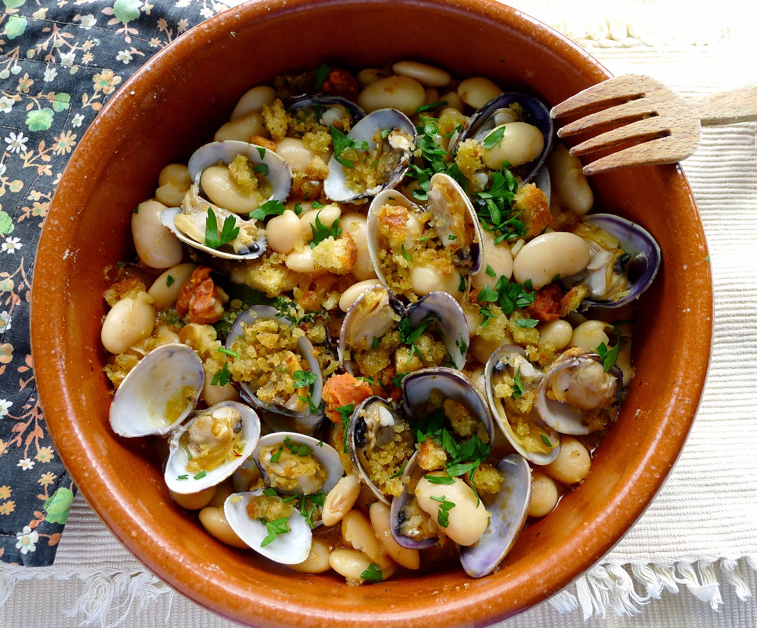 MY KITCHEN IN SPAIN PLAYING CLAM ROULETTE