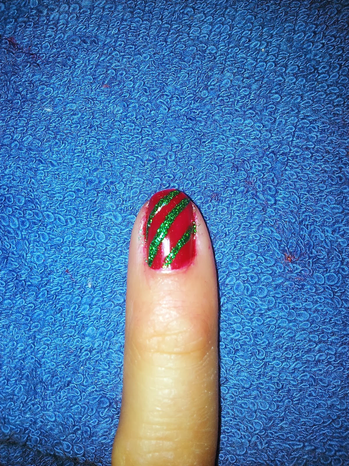 Mom's Thumb Reviews Manicure Monday Christmas Nails Lots of Zing