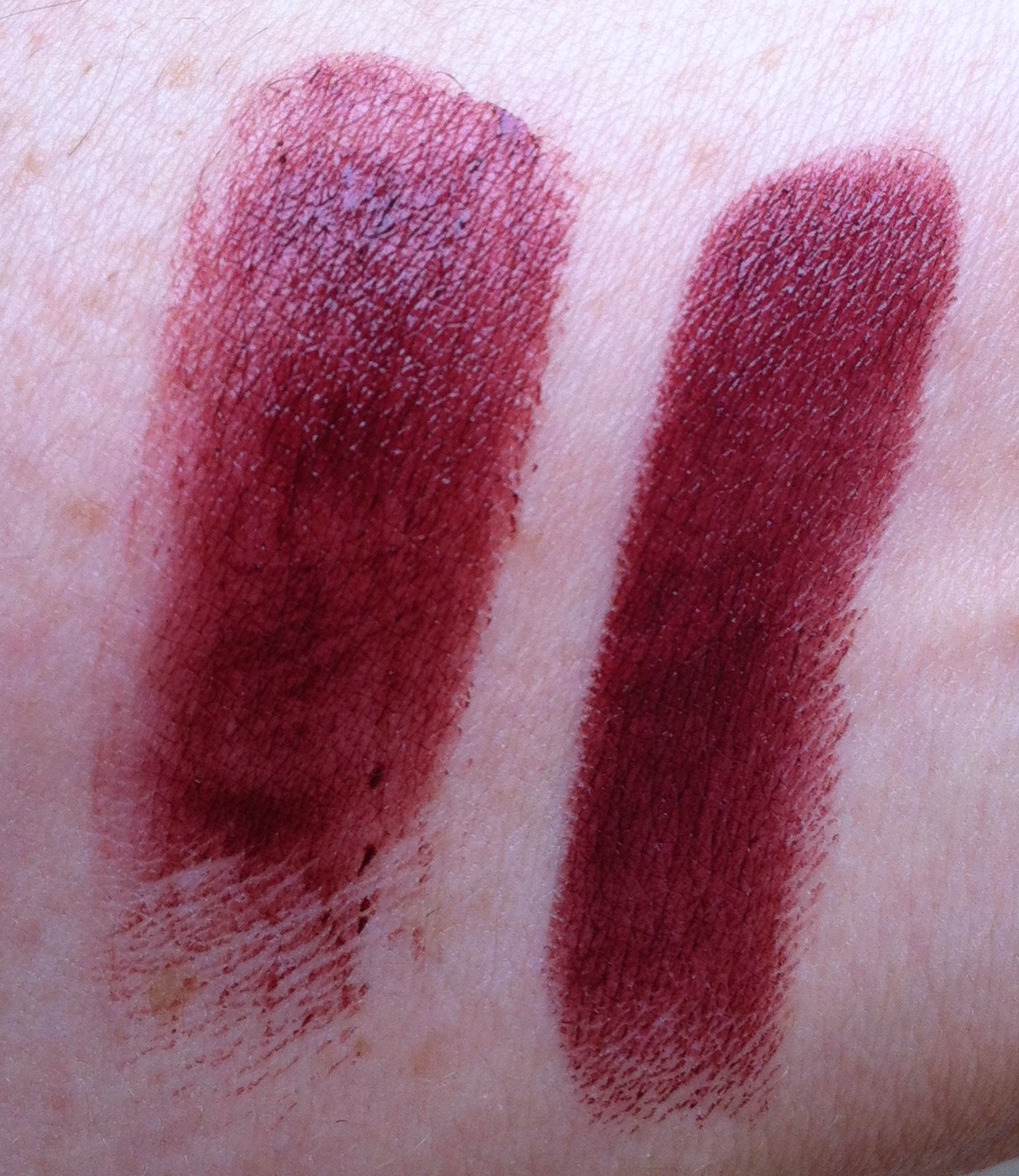 Make Up For Dolls: Vamp It! Chanel Rouge Noir (Hydrabase v Allure)