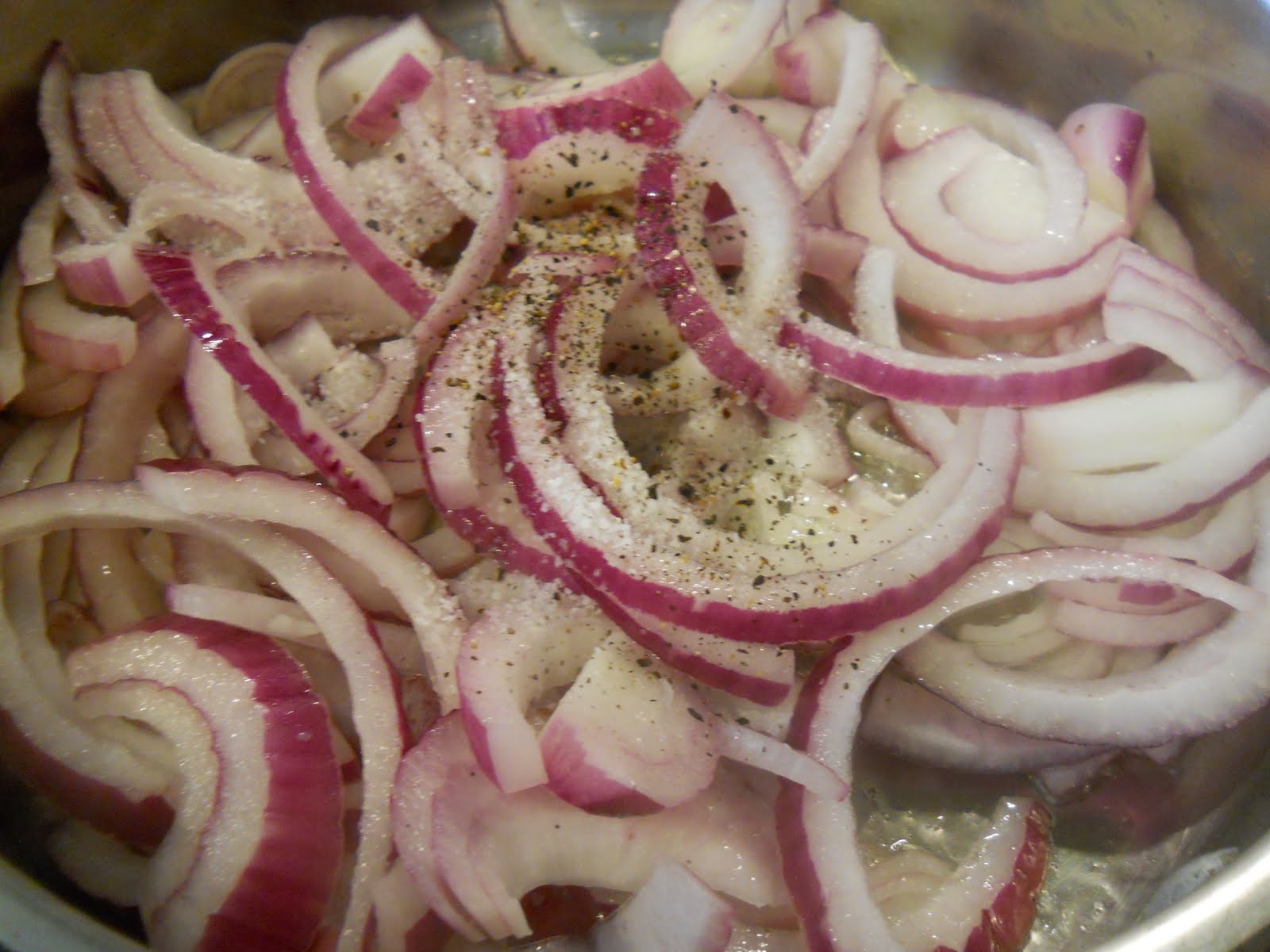 Fergie's Bites Wine Caramelized Red Onions