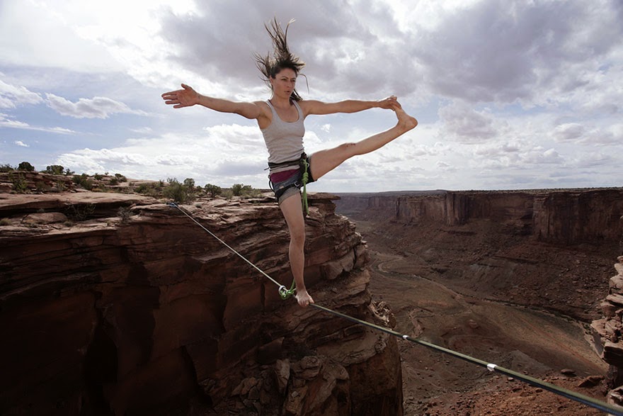 30 Death-Defying Photos That Will Make Your Heart Skip A Beat 30 Death-Defying Photos That Will Make Your Heart Skip A Beat