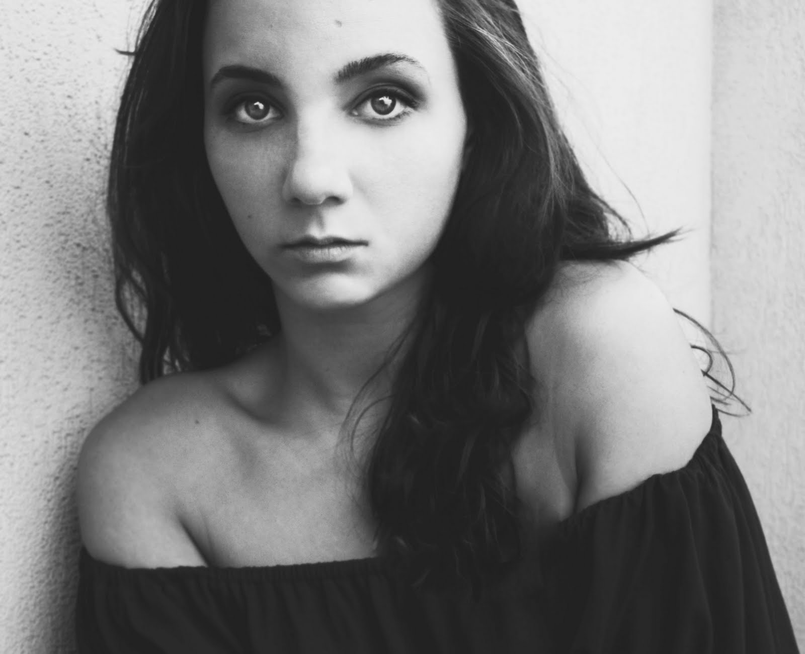 http://4.bp.blogspot.com/-H9rYmO6kjII/TmJOolSqk9I/AAAAAAAABE0/aV8L83mya9Q/s1600/sad_eyes_2_by_gabianZa.jpg