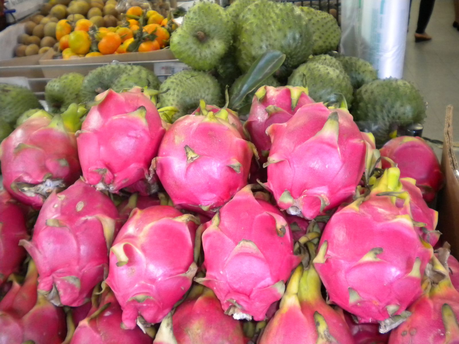 How to travel to Hawaii by self travel vacation ? Tropical Fruits in