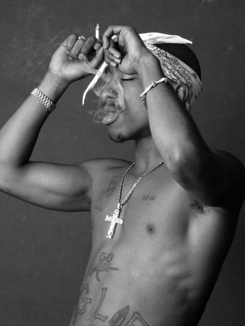 Tupac+shakur+smoking