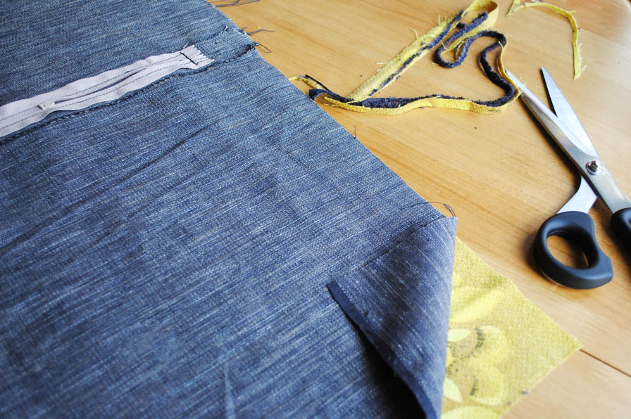 happy to make How to sew a cushion cover with a concealed zipper