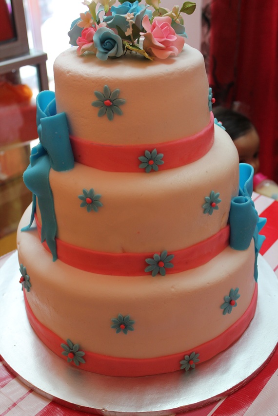 kek kahwin baby blue pink