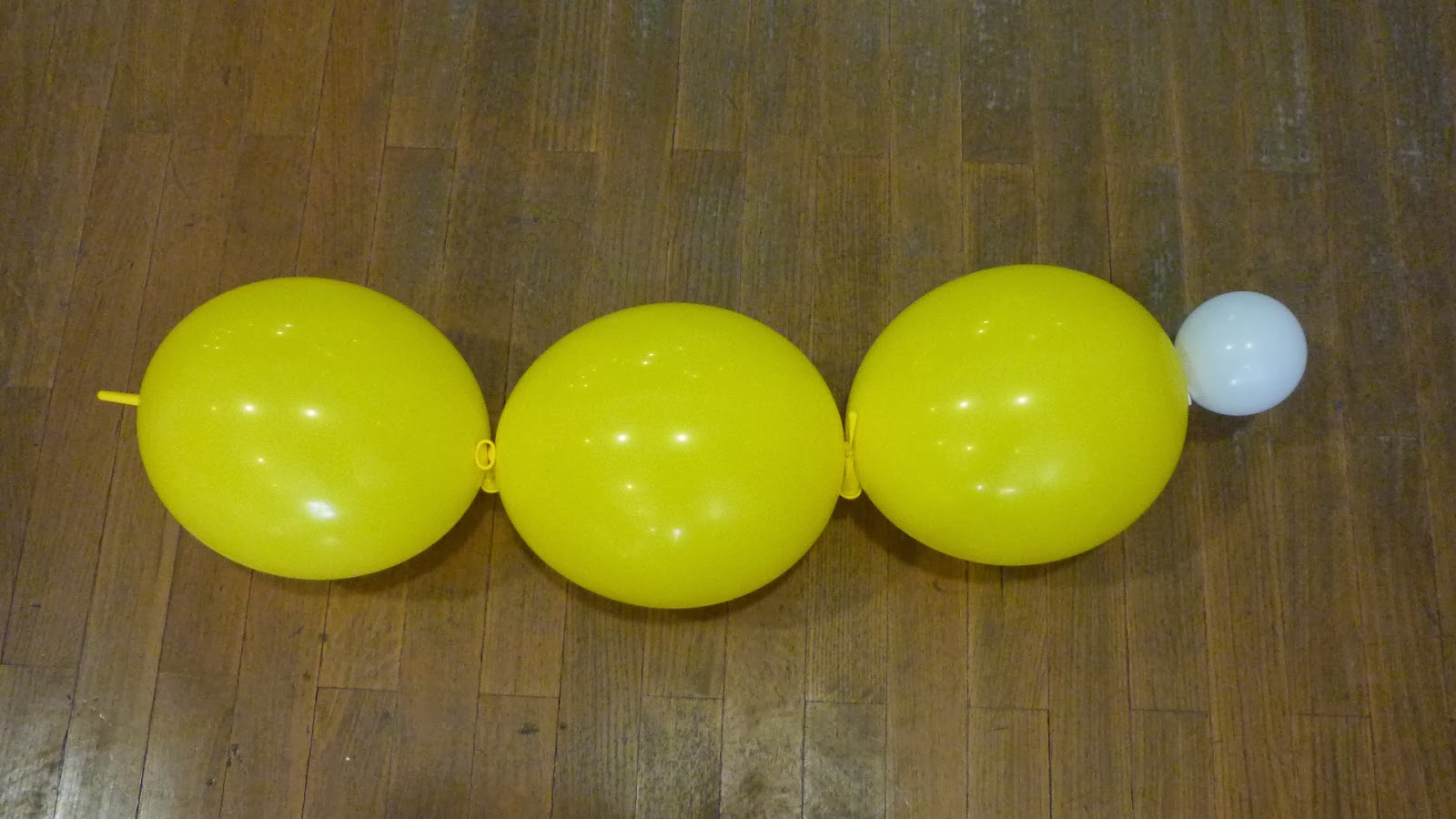 The Very Best Balloon Blog How to make a simple Quick Link Heart