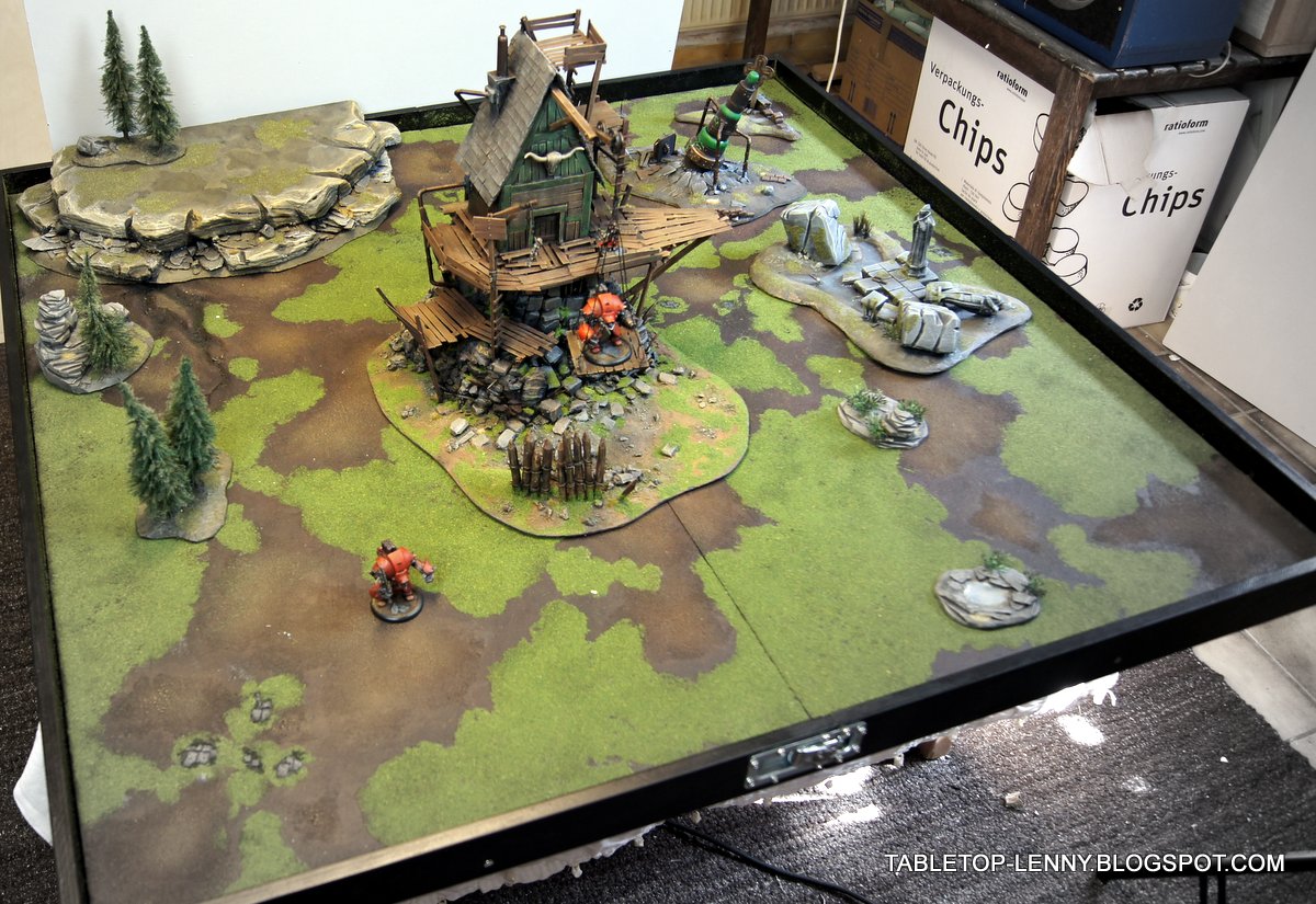 MINIATURE WARGAMING TABLE SQUARE GAMING TABLE