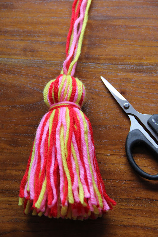 homemademyplace Make it! Chunky yarn tassel!!