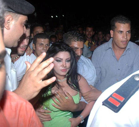 anushka boob grab Dicks sporting goods hiring policys