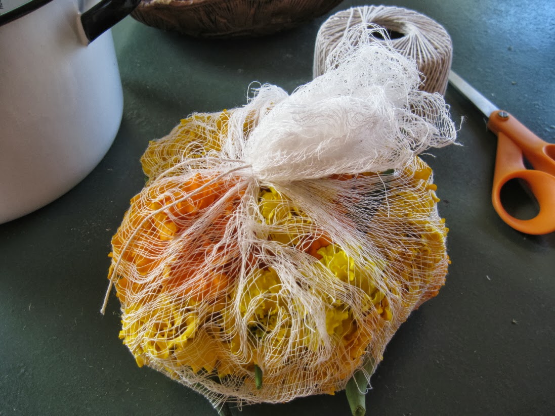 It's My Life! HOW TO DYE WITH MARIGOLDS