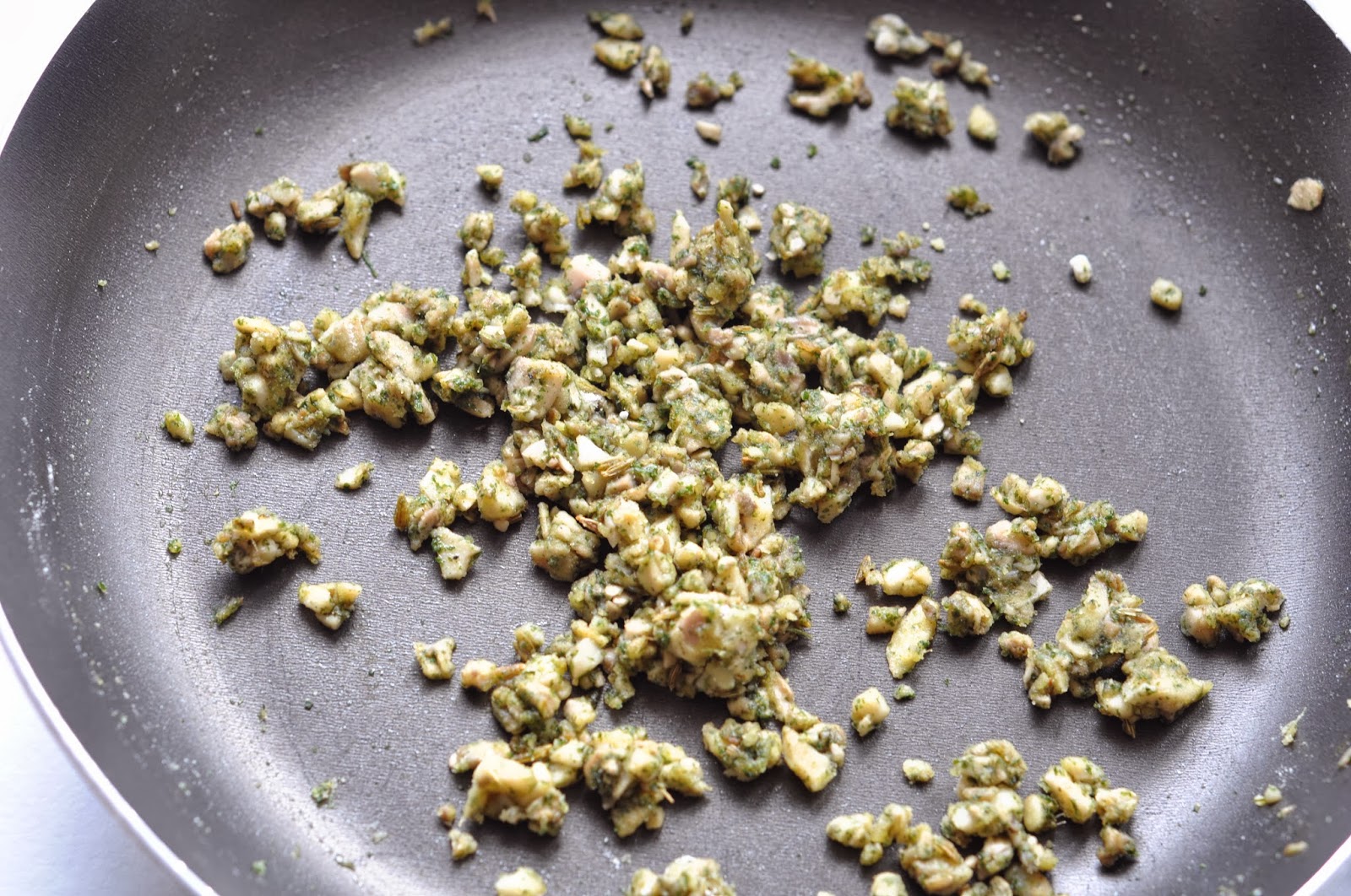 Simple Food Poached Mackerel with Mushroom and Fennel Sauce