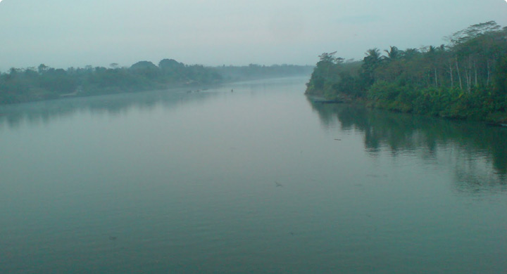 Sungai yang dimanfaatkan sebagai sarana transportasi utama di indonesia, yaitu . . . .