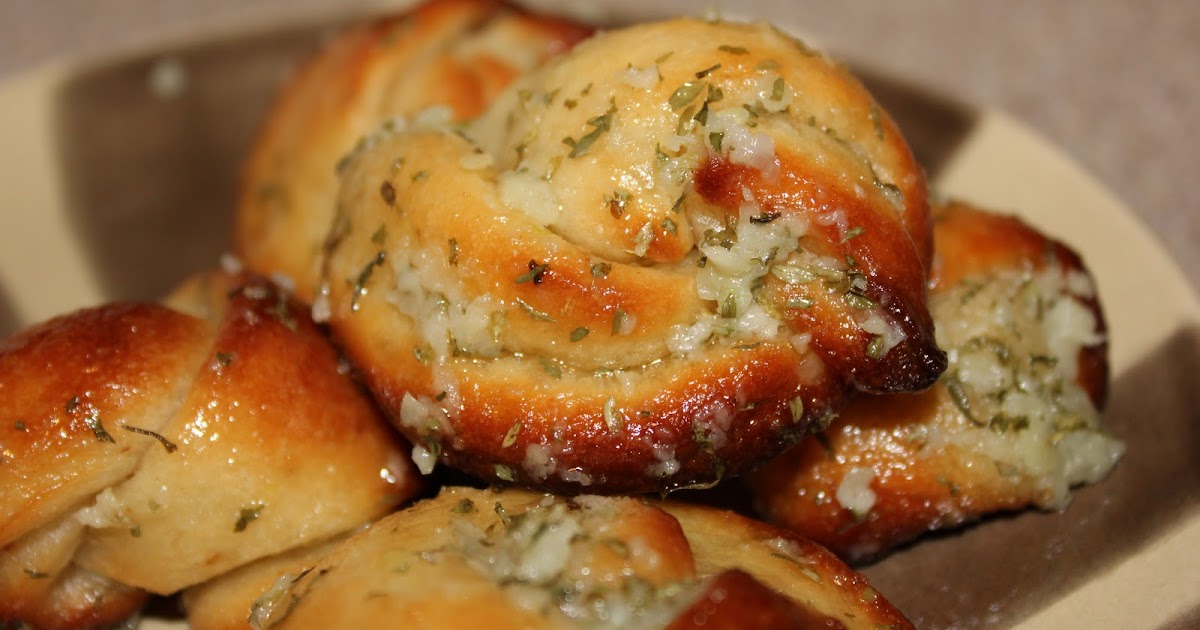 Hoodwinked in Houston Easy Garlic Knots