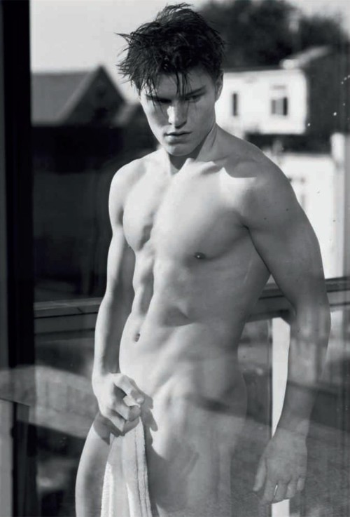 Oliver Cheshire nude and underwear photos