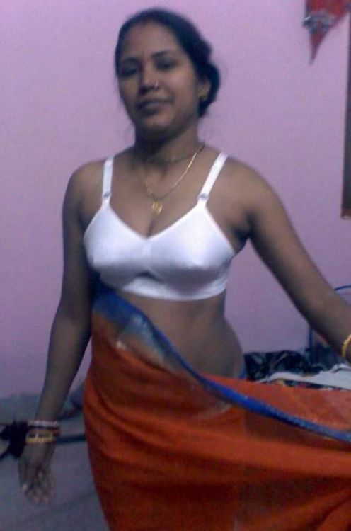 Indian babe saree makes sextape image