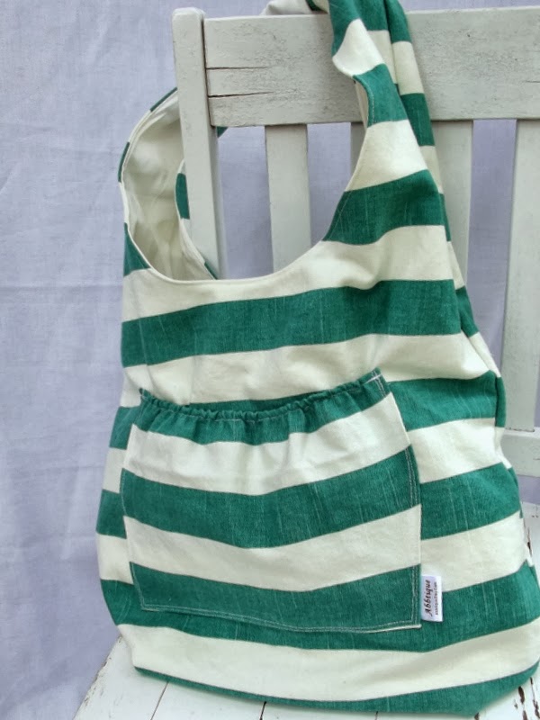 Sew Pretty Sew Free Reversible Sling Bag Sewing Tutorial