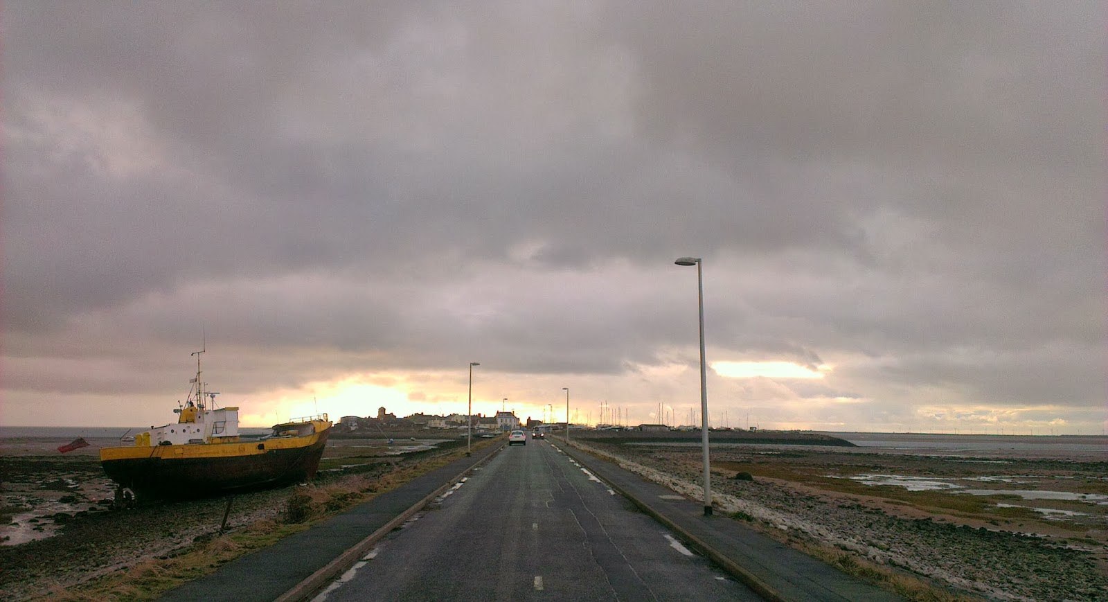 The drive to Roa Island The storm clouds begin to gather again