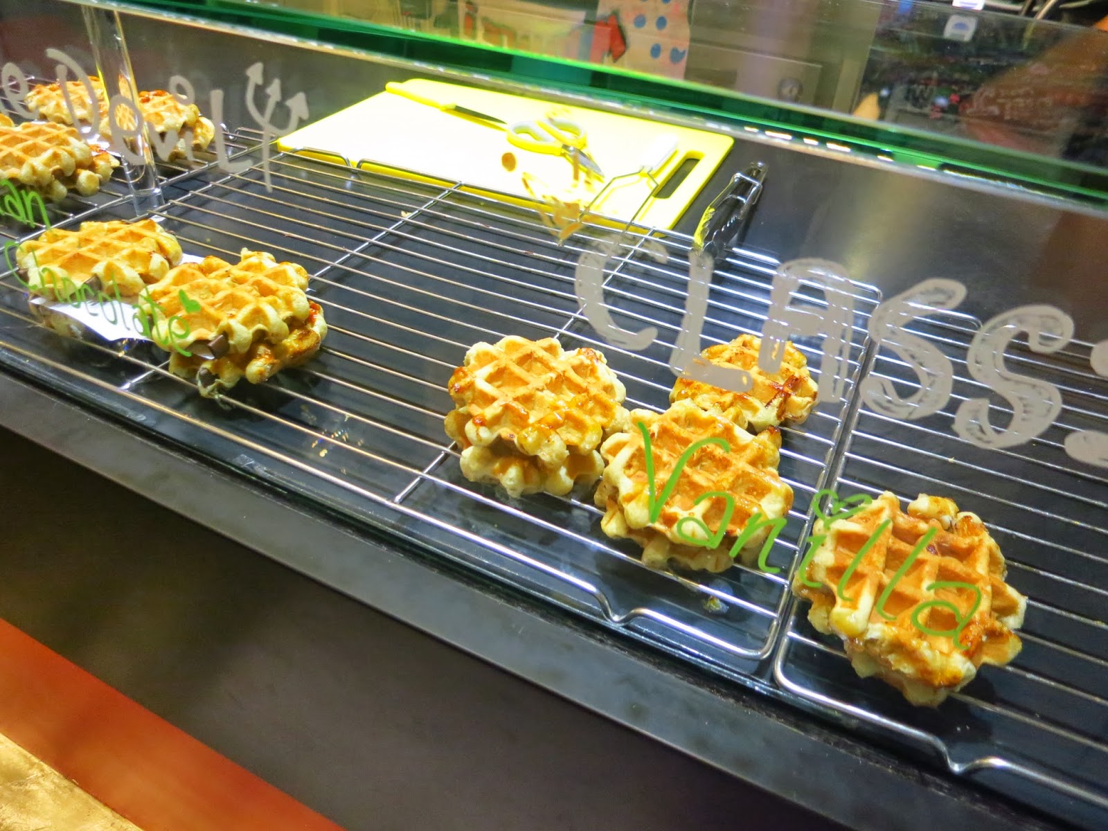 jj......life of an ordinary WAFFFLE!soho chewy type waffle