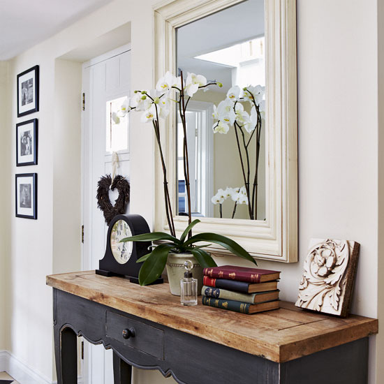 New Home Interior Design: Country Hallway