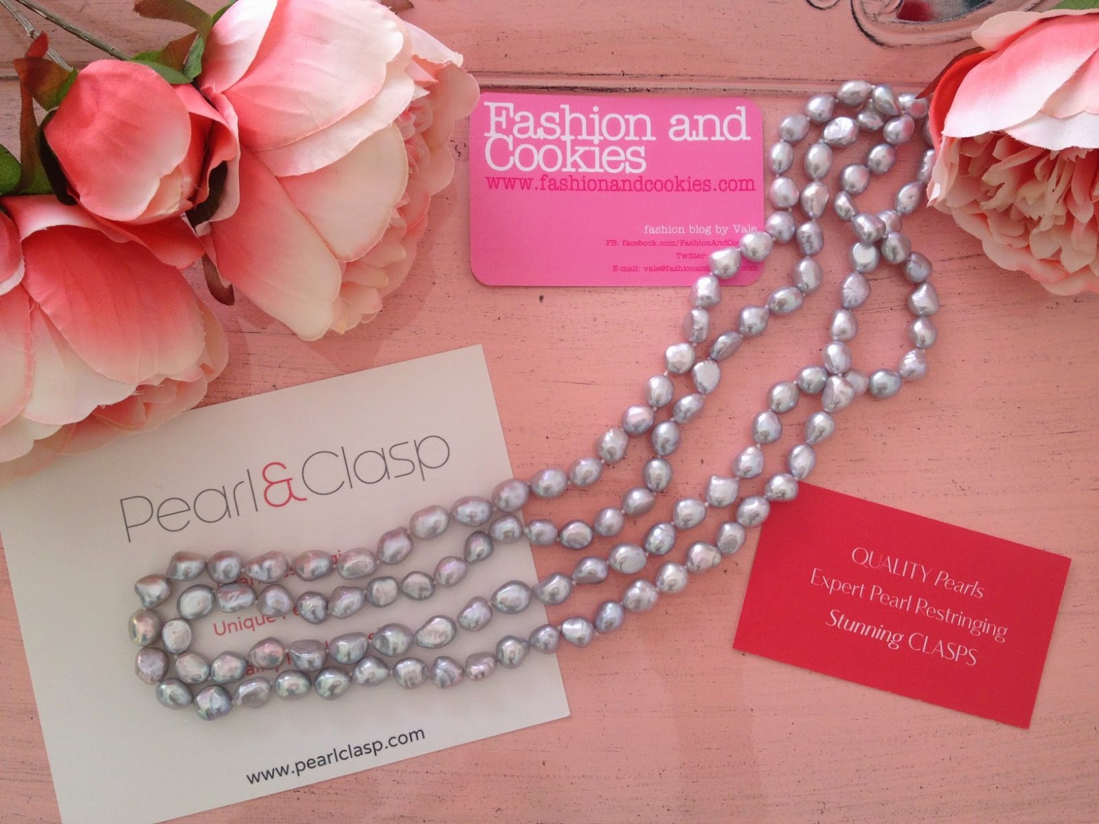 Grey pearl necklace found on Pearl & Clasp and reviewed on Fashion and Cookies fashion blog