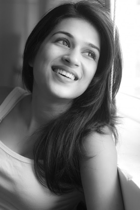 shraddha das new shoot - sweet memories actress pics