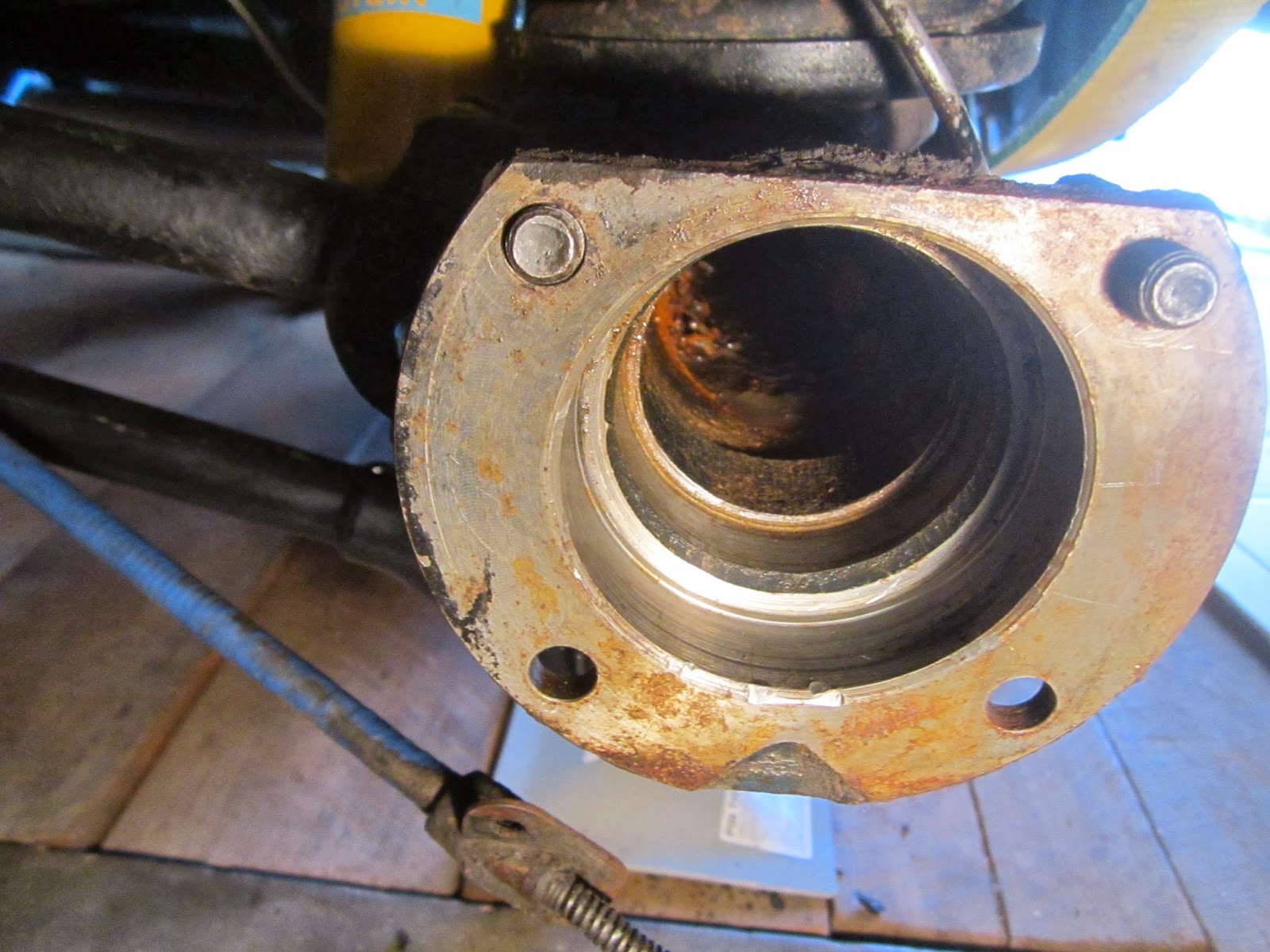 Old oil seal rear axle removed Volvo 122S Old oil seal rear axle removed Volvo Amazon