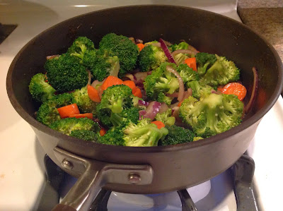 Broccoli, Carrot, and Onion Stir-fry Broccoli, Carrot, and Onion Stir-fry