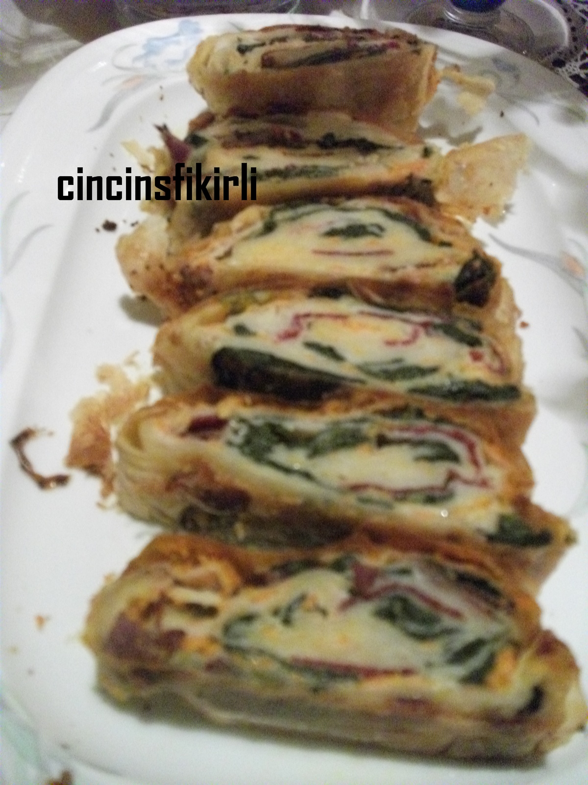 Cincinsfikirli BÖREK SEVER MİSİNİZ, YA PASTIRMA, İŞTE HARİKA BİLEŞİM