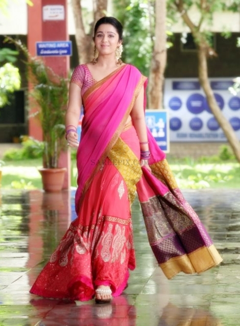 Charmi-kaur-half-saree-photoshoot Charmi-kaur-half-saree-walk-photoshoot