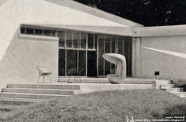 Ville d'Avray - La Maison de Demain - Lionel Mirabaud  Architecte: Lionel Mirabaud  Polychromie: Noël Emile-Laurent  Sculpture: André Bloc  Construction: 1955  Détruite. 