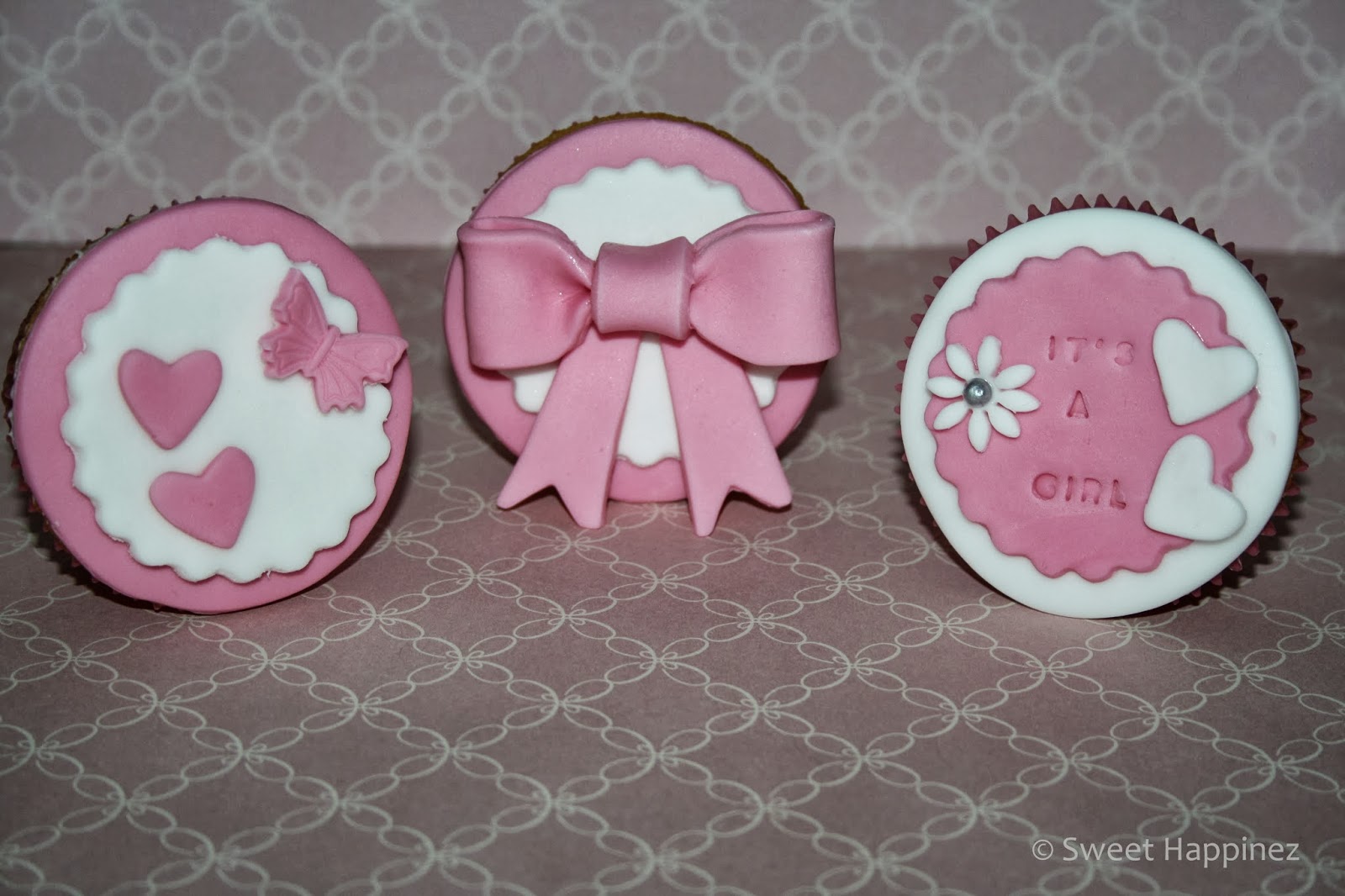 http://4.bp.blogspot.com/-HKRjd8neZKk/UkE2hZhRAeI/AAAAAAAAAOo/-zNG9KDbV70/s1600/Babyshower+Cupcakes.JPG