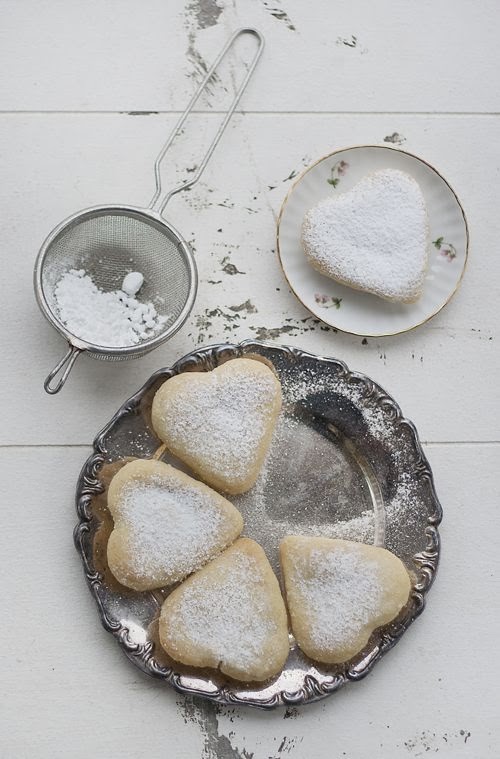 biscotti a forma di cuore per san valentino / st. valentine heart cookies