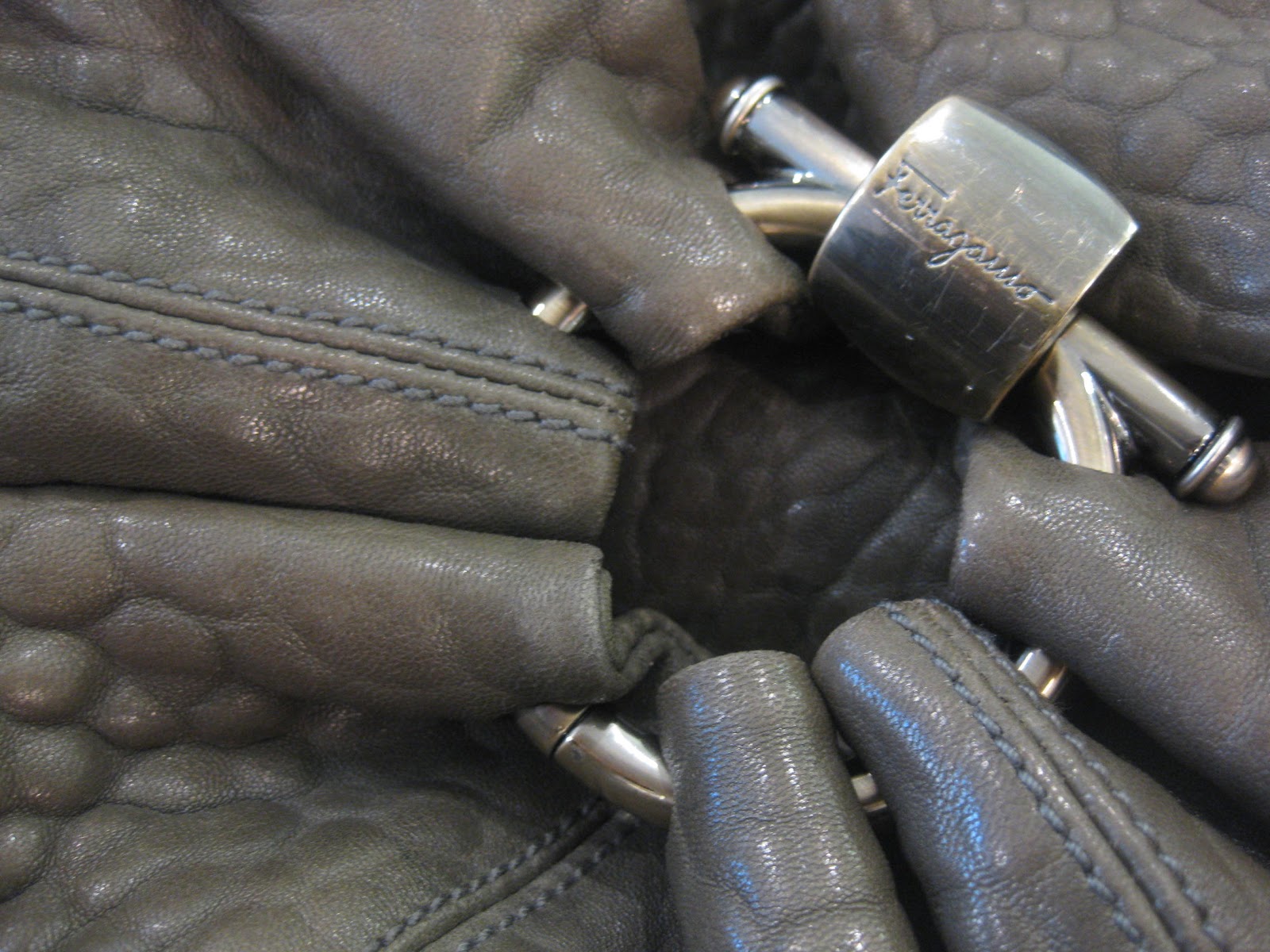 Vancouver Luxury Designer Consignment Shop 二手奢侈品寄卖店 Vancouver Designer