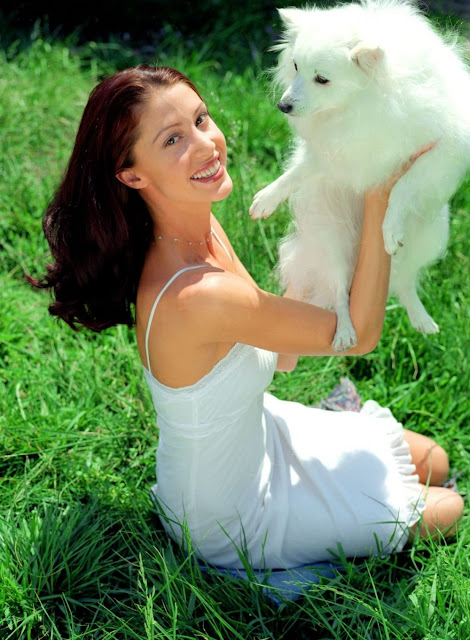 Shannon Elizabeth sexy in dress Shannon Elizabeth sexy in dress