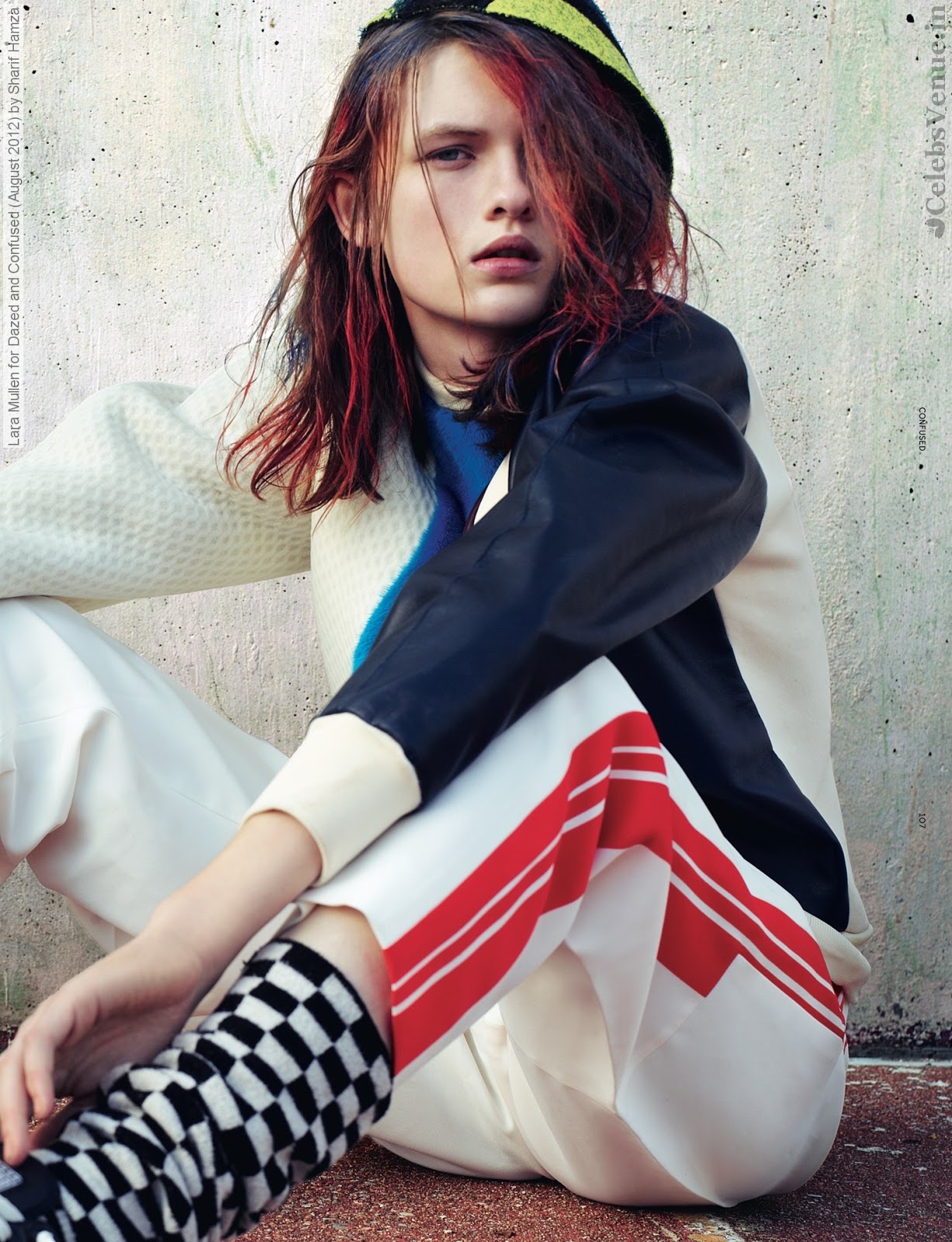 Lara Mullen  nackt