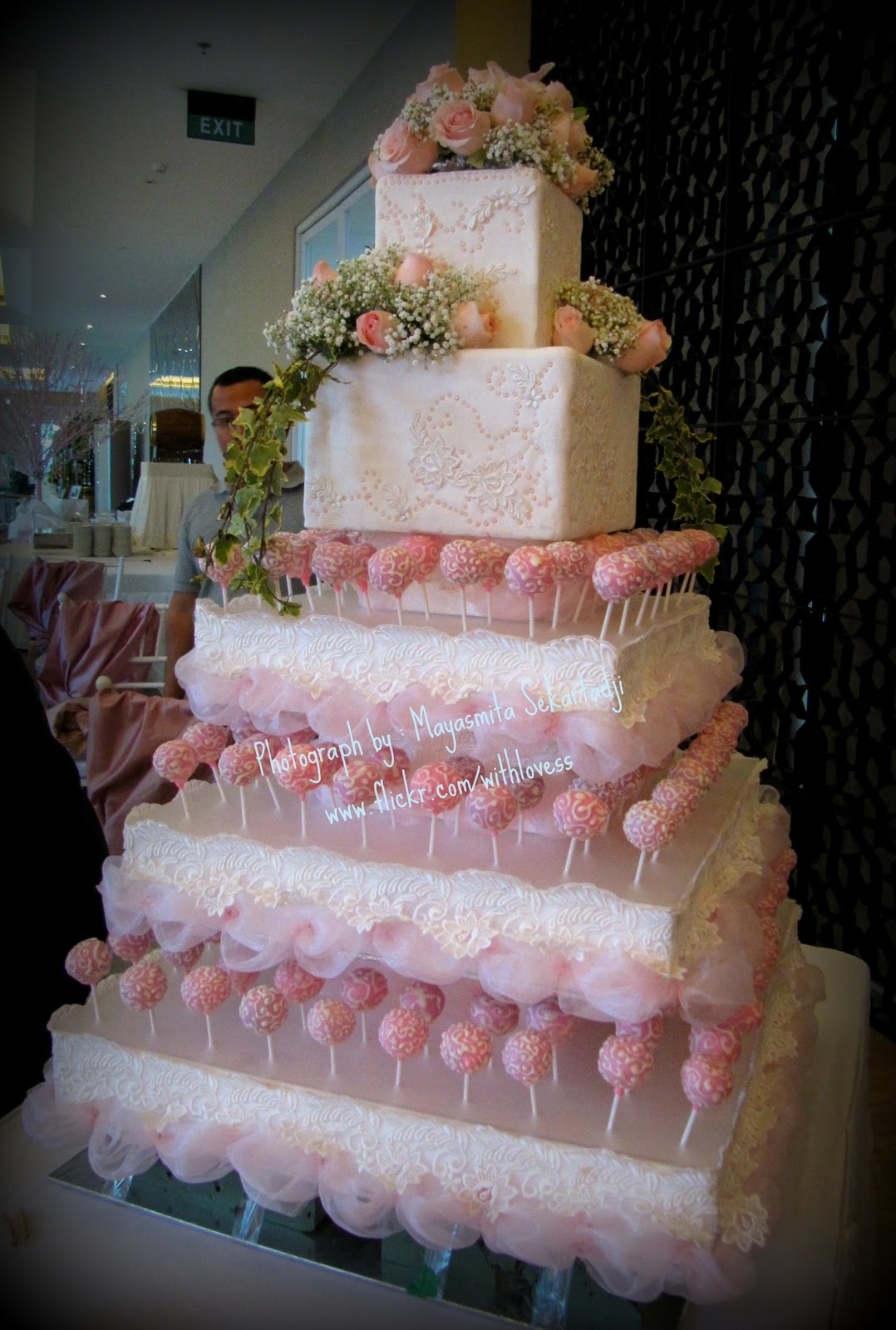 pink wedding cakes