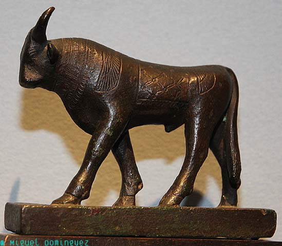 Throckmorton furniture essay 06 image