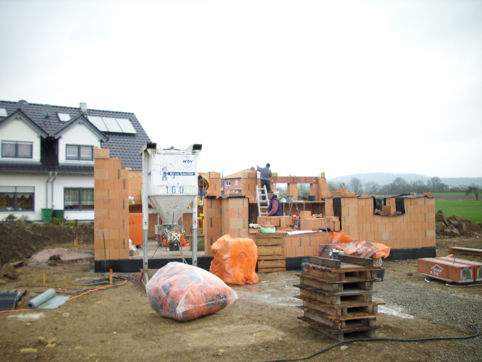 Scheler-Bau: April 2012