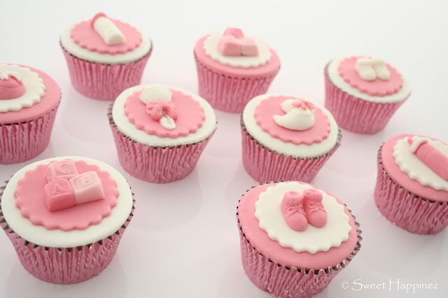 http://4.bp.blogspot.com/-HRXCevzNlUA/Vex2eqbSUGI/AAAAAAAAFc8/GNoNkrq2-zY/s640/Babyshower%2BCupcakes%2B2.JPG