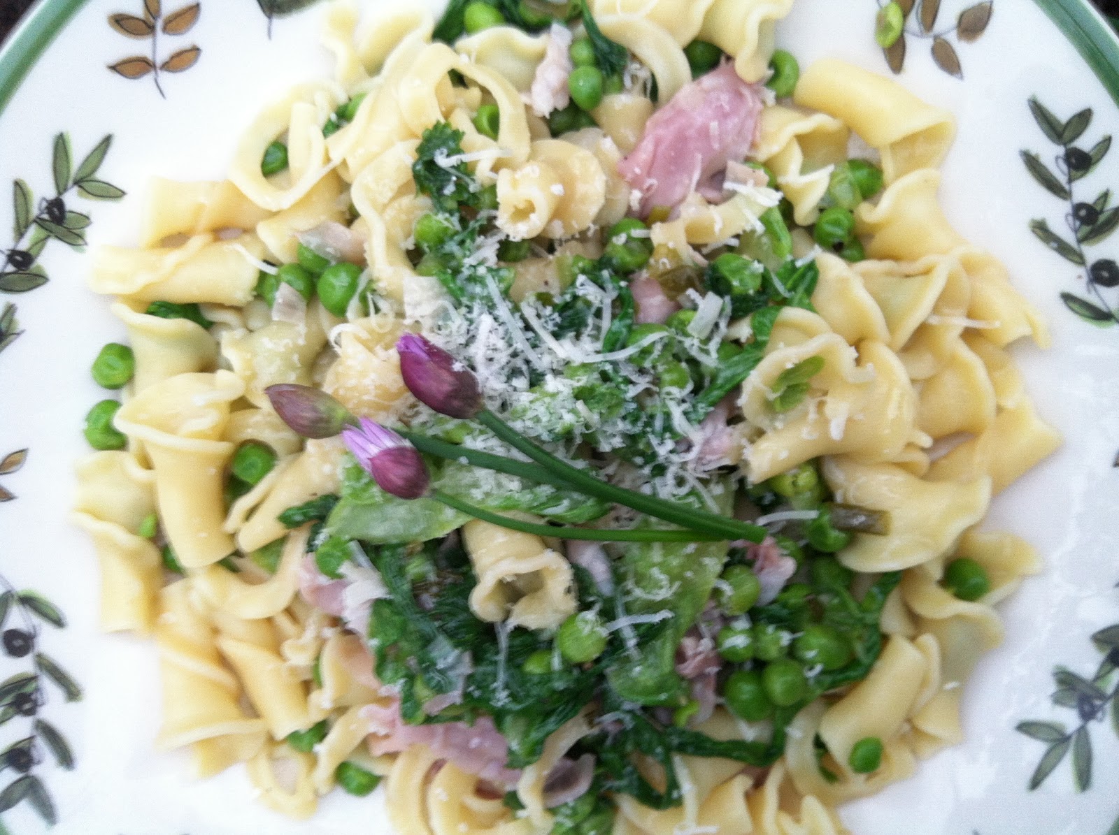 A Couple in the Kitchen Spring Pasta with Prosciutto, Lettuce and Peas